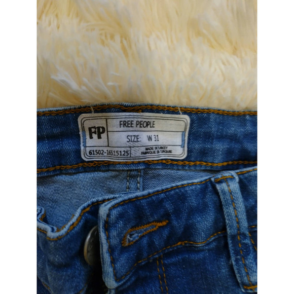 Women Free People Blue Distress bottom Jeans Size 31 - Picture 3 of 3